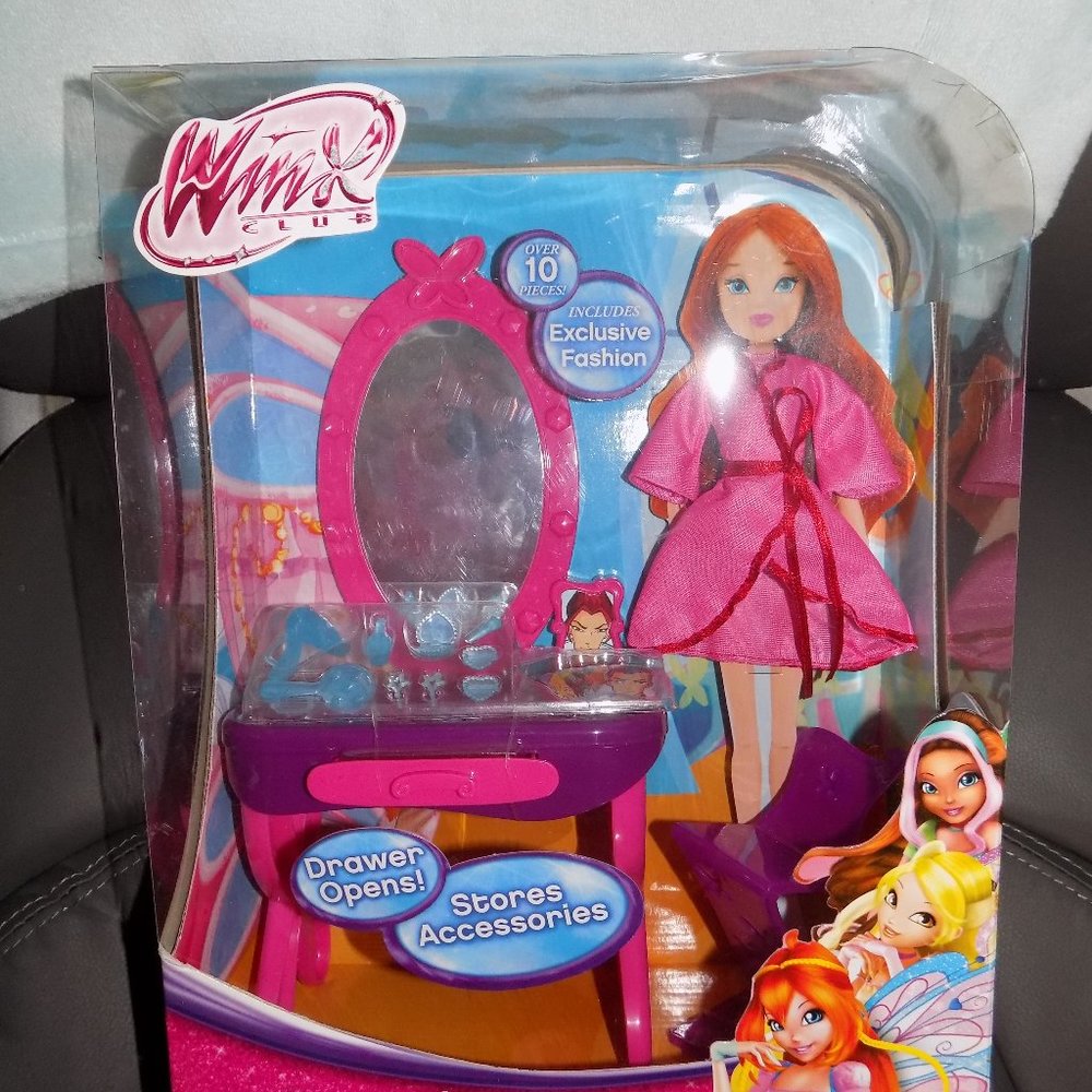 Winx Club Vanity Set 18pcs NEW ( NO DOLL)